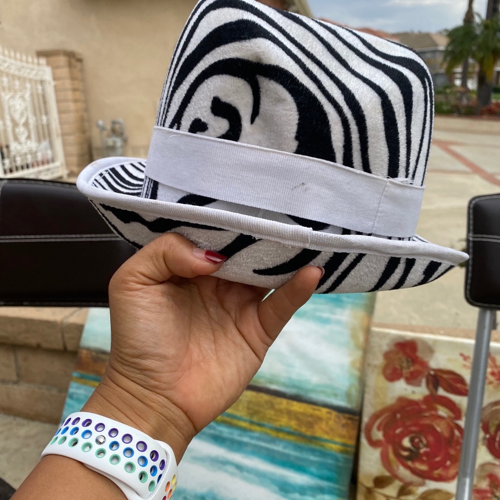 hat - Picture 2 of 2